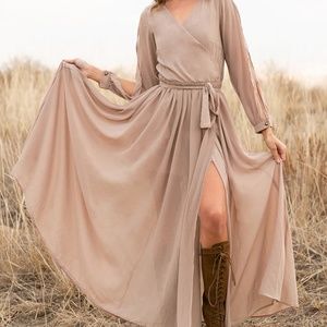 NWT Joyfolie Aniya Dress in Taupe